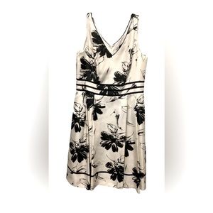 Petite Jessica Howard size 12 cream and black cotton in excellent condition